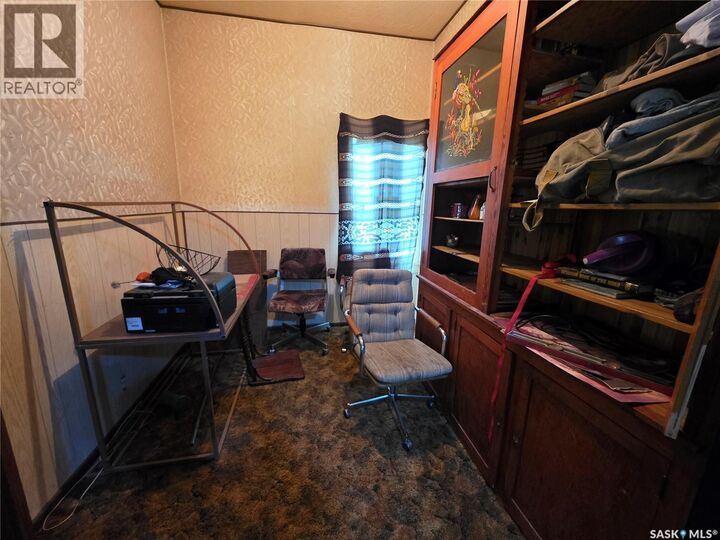 Property Photo:  236 6th Avenue NE  SK S9H 2M2 