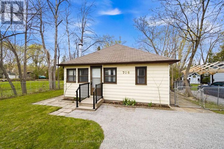 Property Photo:  706 Chestnut Street  ON L9S 2H8 