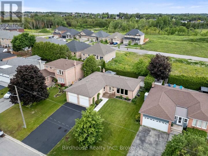 Property Photo:  46 Corneil Street  ON K9V 5T7 