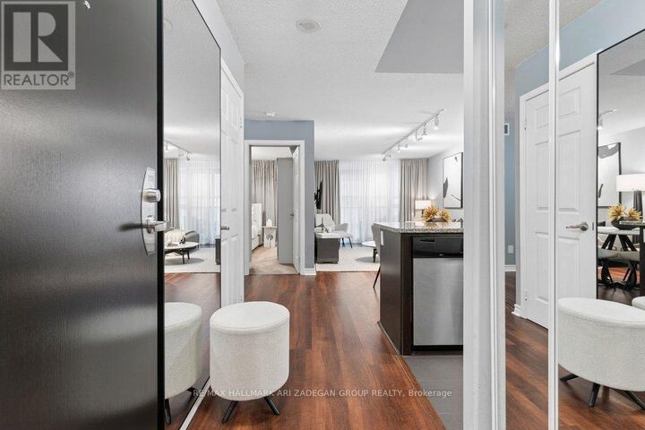 Property Photo:  19 Grand Trunk Crescent 3108  ON M5J 3A3 