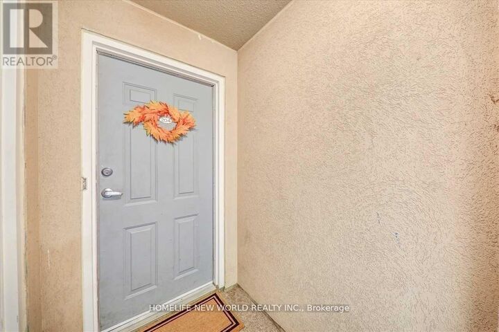 Property Photo:  35 Strangford Lane 204  ON M1L 0E5 