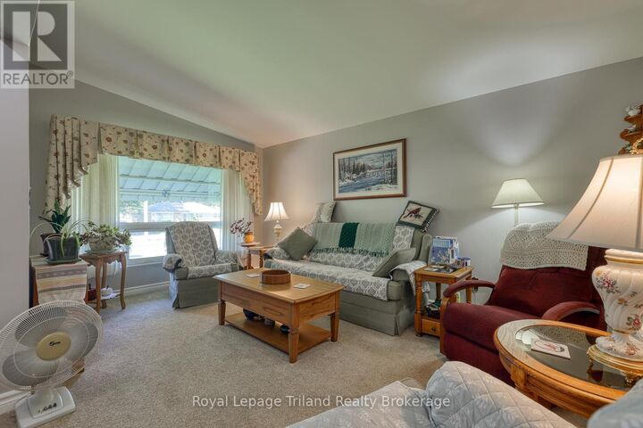 Property Photo:  272 Brenda Crescent  ON N4S 7S1 