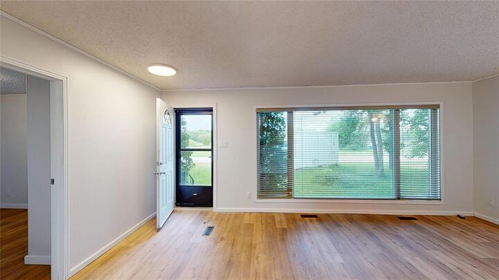 Property Photo:  393 Railway Street  MB R0C 2B0 
