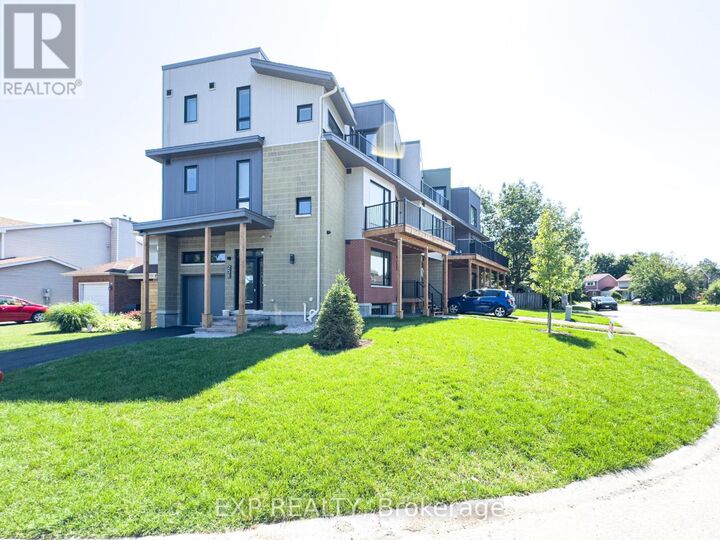 Property Photo:  25 Fair Oaks Crescent E  ON K2G 4W6 