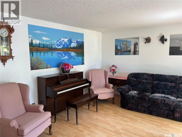 Property Photo:  7 Watts Bay  SK S4N 5G6 