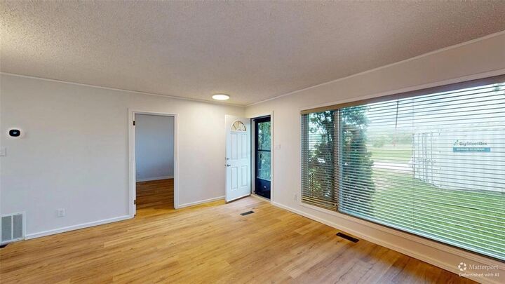 Property Photo:  393 Railway Street  MB R0C 2B0 