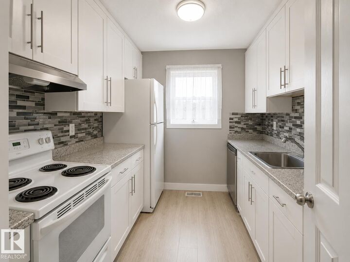 Property Photo:  6348 180st NW  AB T5T 2J6 