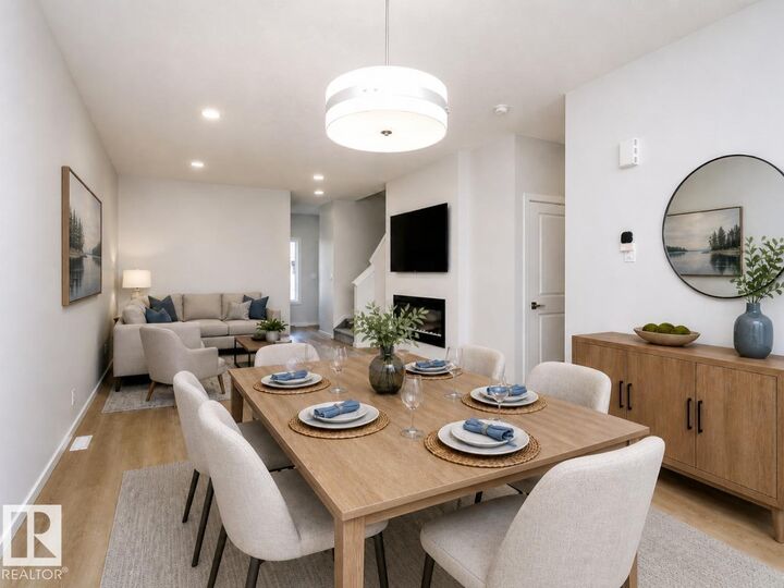 7468 Klapstein Crescent SW — photo 1