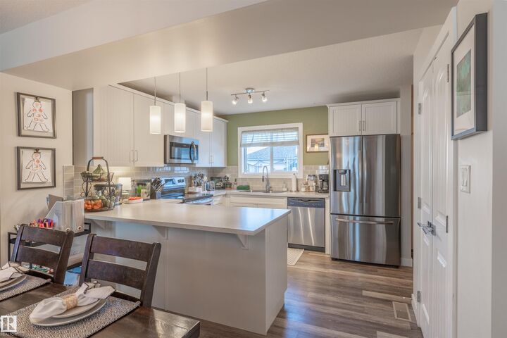 Property Photo:  565 Chappelle Drive SW  AB T6W 2B5 