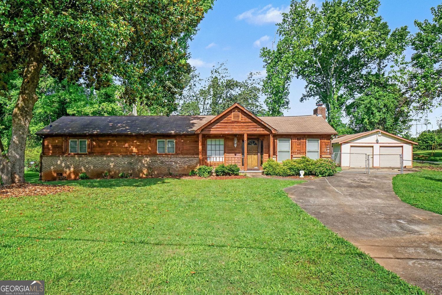 Property Photo:  8865 North View Drive  GA 30122 