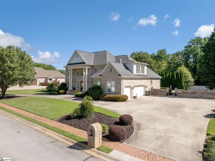 Property Photo:  3 Charlestonplace Court  SC 29615 