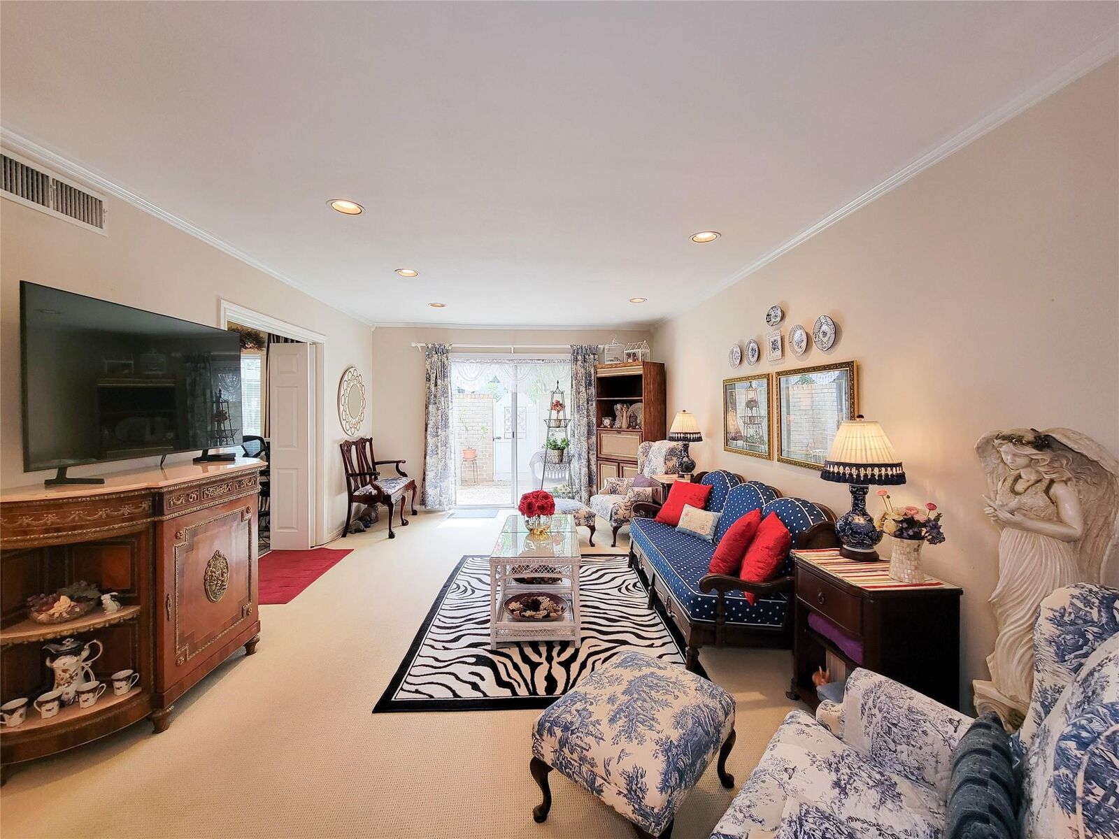 Property Photo:  2601 Bellefontaine Street A104  TX 77025 