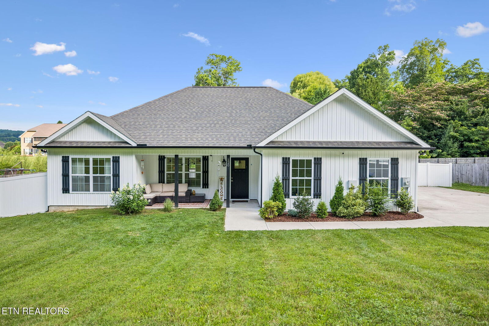 Property Photo:  120 Breezewood Circle  TN 37716 