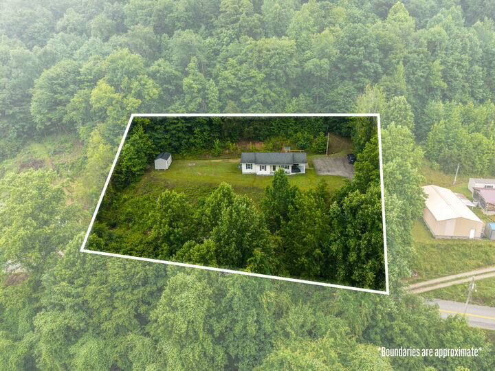 Property Photo:  6723 Ky-1524  KY 40962 