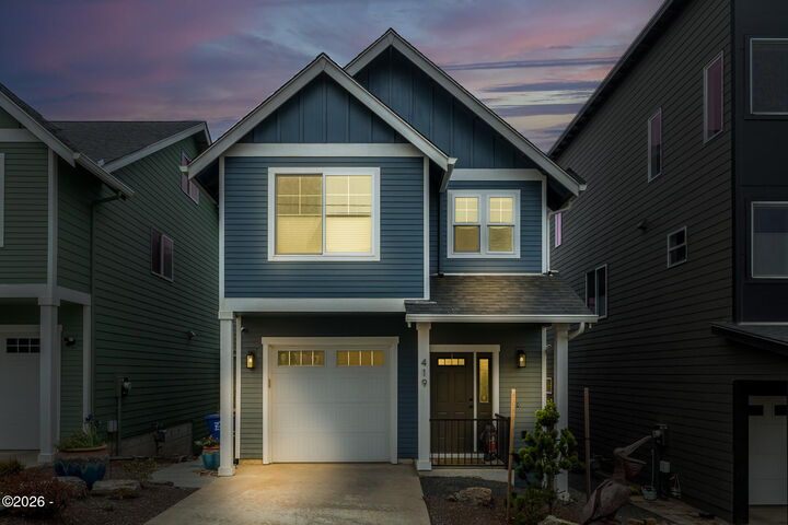Property Photo: 419 NW 5th St Street OR 97365