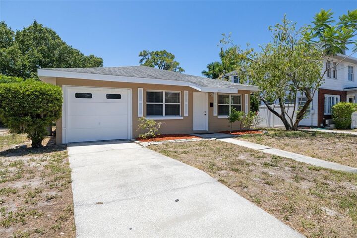 Property Photo: 808 26th Street W FL 34205