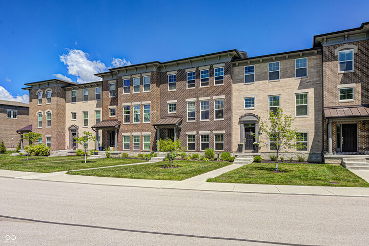 Property Photo:  896 Yorkshire Lane  IN 46077 