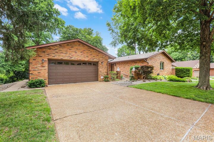 Property Photo:  125 Northlane Drive  IL 62034 