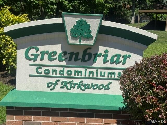 Property Photo:  1924 Greenglen Drive 102  MO 63122 