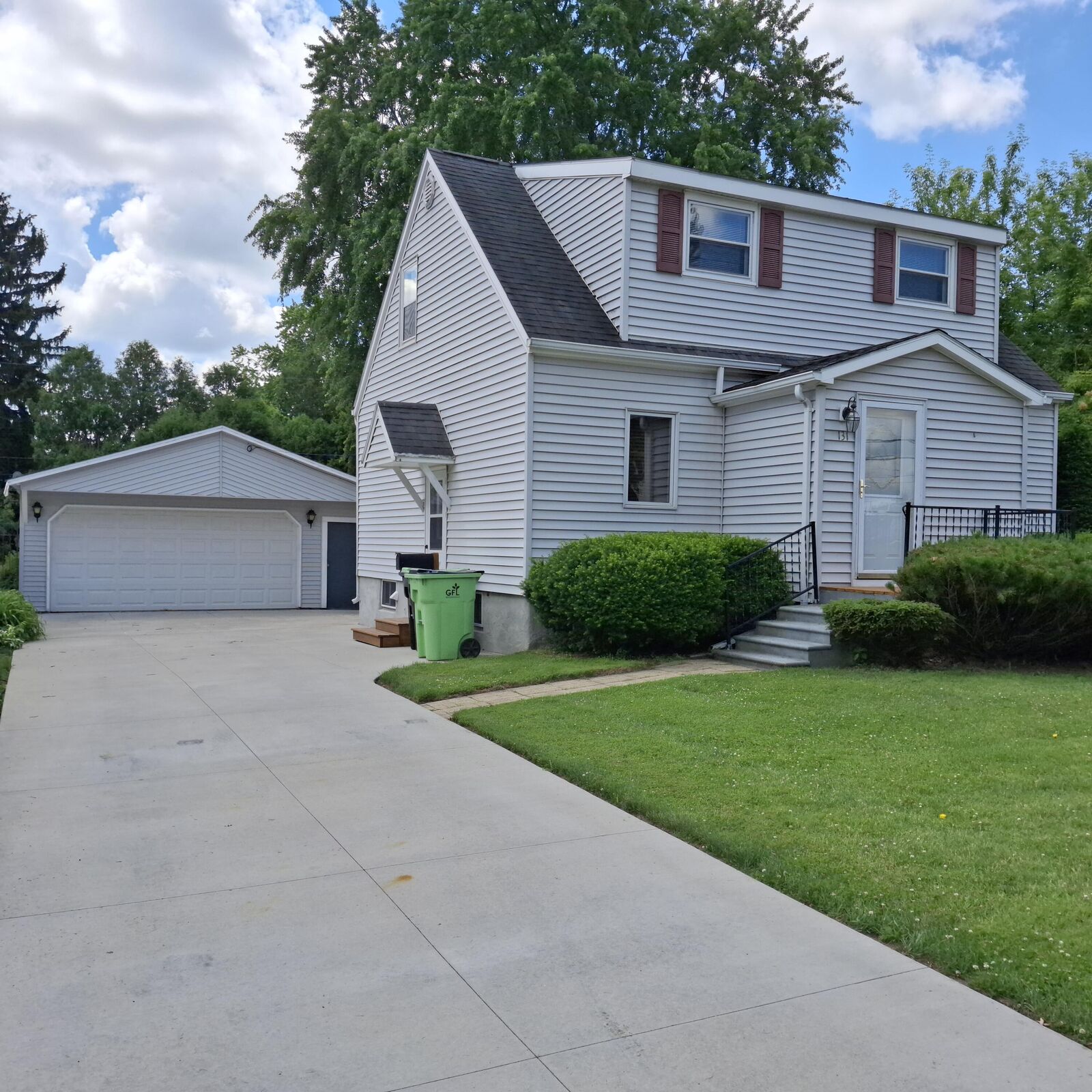 Property Photo:  131 E Burnett St  WI 53916 