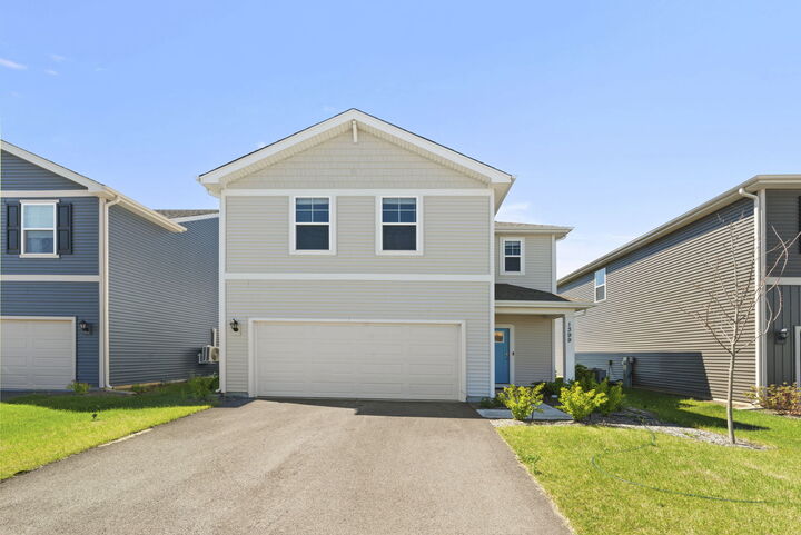 Property Photo:  1399 Grand Tetons Drive  IL 60140 