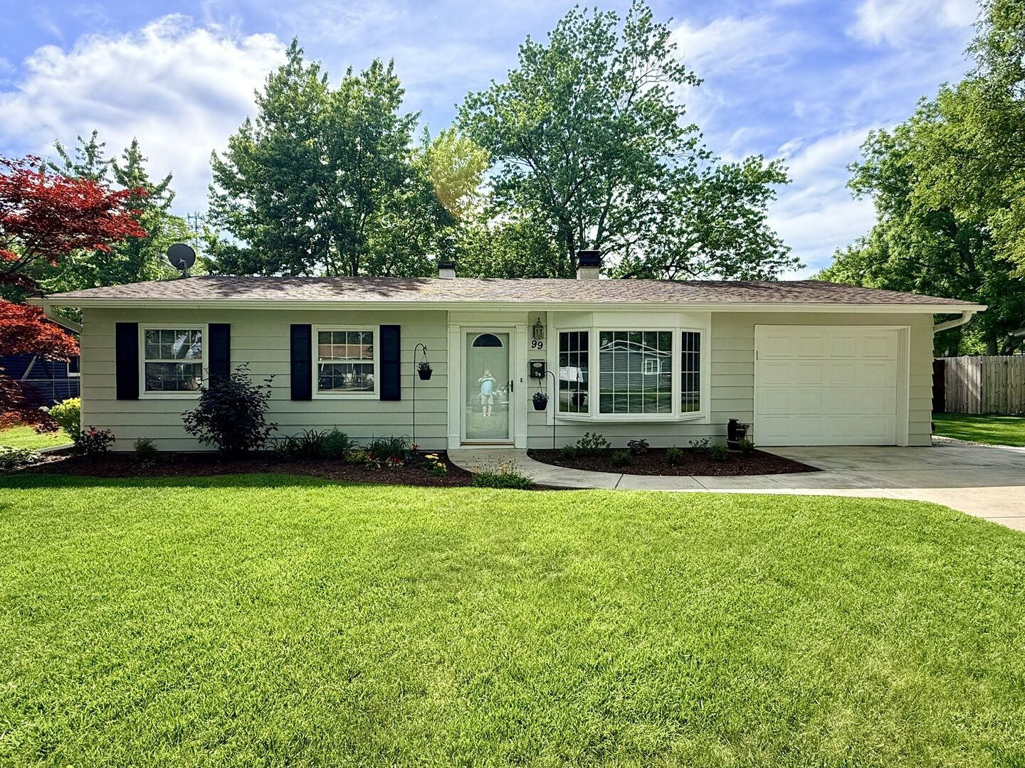 Property Photo:  99 Circle Drive E  IL 60538 