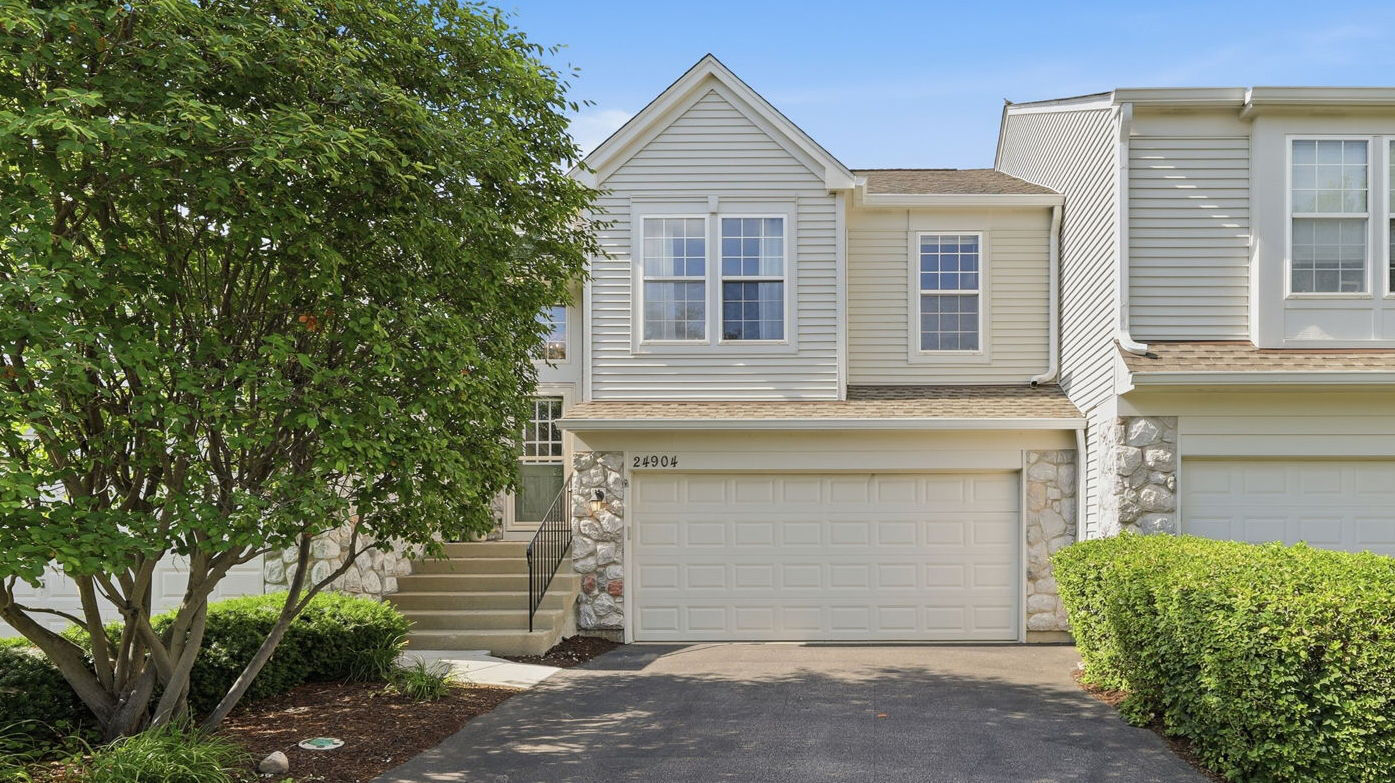 Property Photo:  24904 Gates Lane  IL 60585 