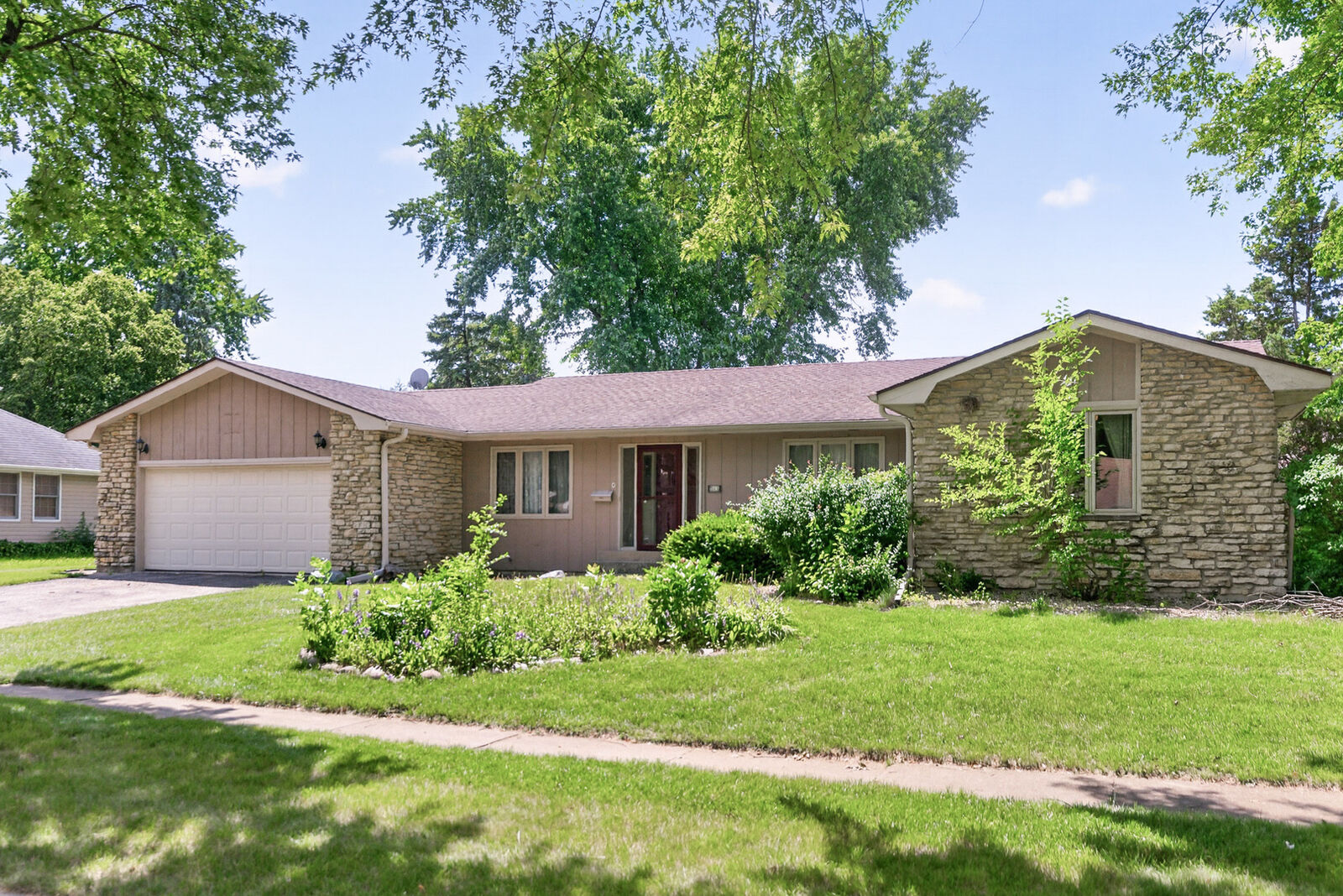 Property Photo: 113 Ebbesen Street IL 60115