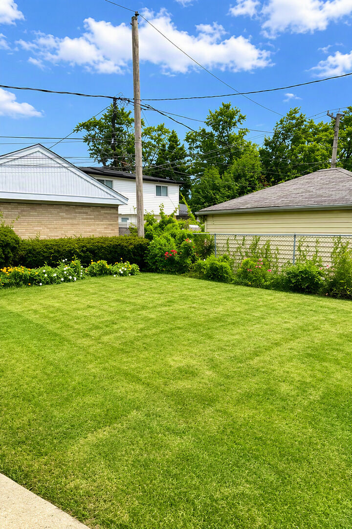 Property Photo:  10616 Essex Street  IL 60154 