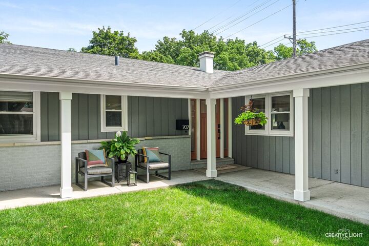 Property Photo: 707 Maple Lane IL 60510