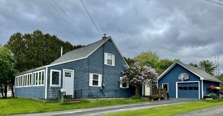 Property Photo:  4 North Street  ME 04654 