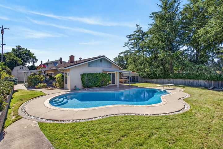 Property Photo:  6516 Meadowcreek Way  CA 95621 