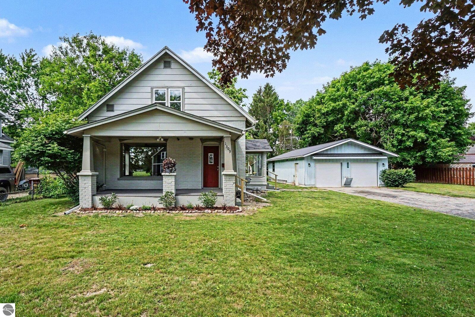 Property Photo:  1309 Rosedale Street  MI 48801 