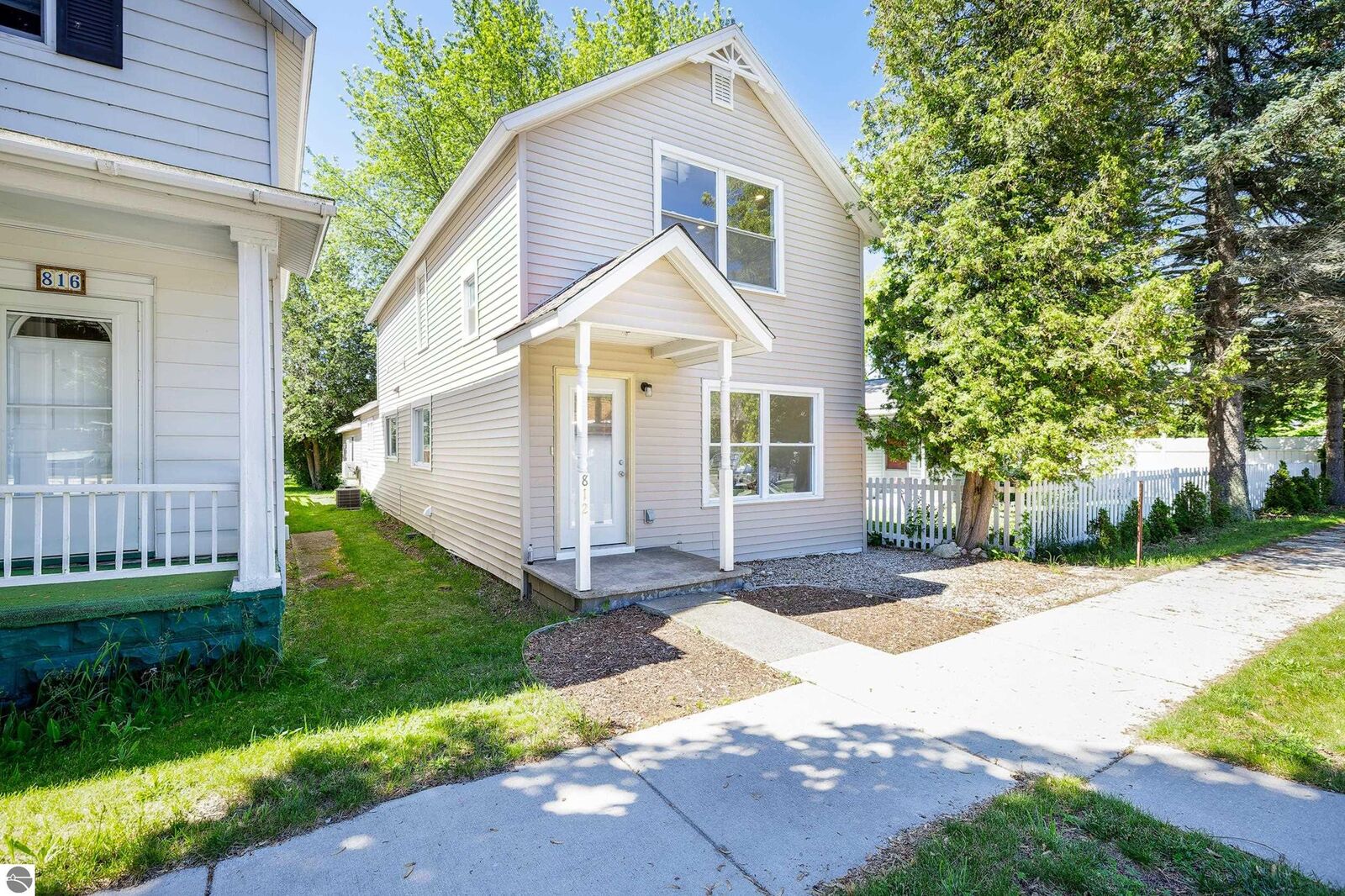Property Photo:  812 Forest Avenue  MI 49635 