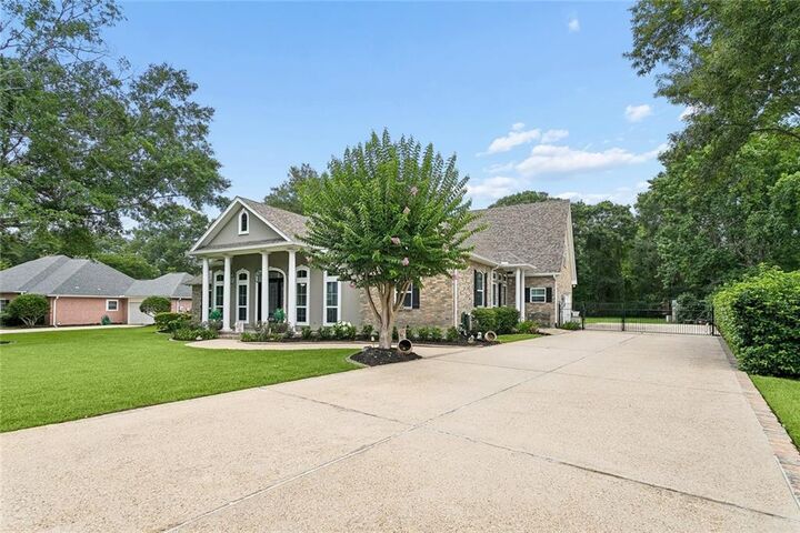 Property Photo: 314 Stonebridge Loop LA 70458