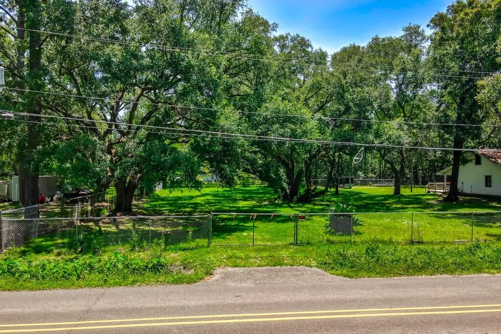 Property Photo: Oak Park Drive LA 70447