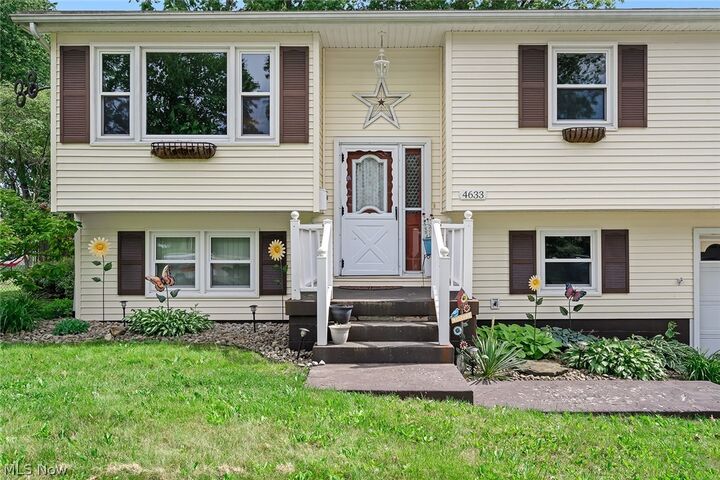 Property Photo:  4633 Barrington Drive  OH 44515 