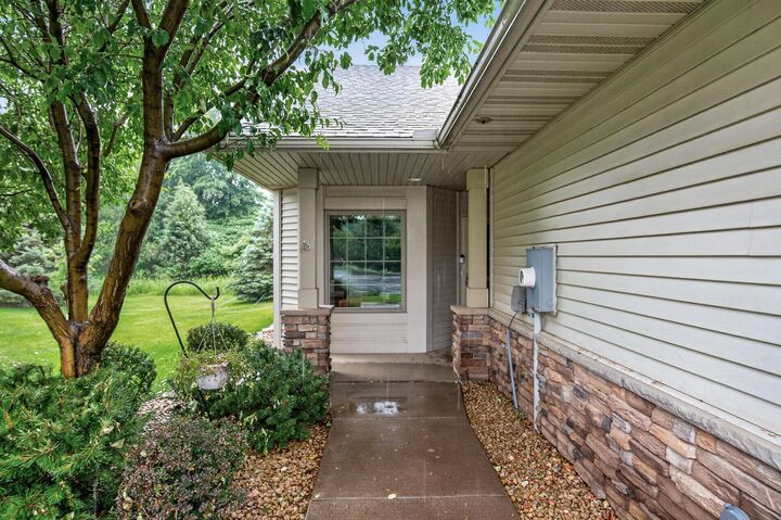 Property Photo:  313 Summer Place E  MN 55117 