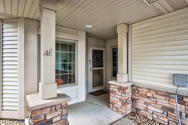 Property Photo:  313 Summer Place E  MN 55117 