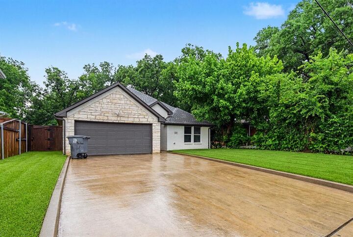 Property Photo: 4519 Yancy Street TX 75216
