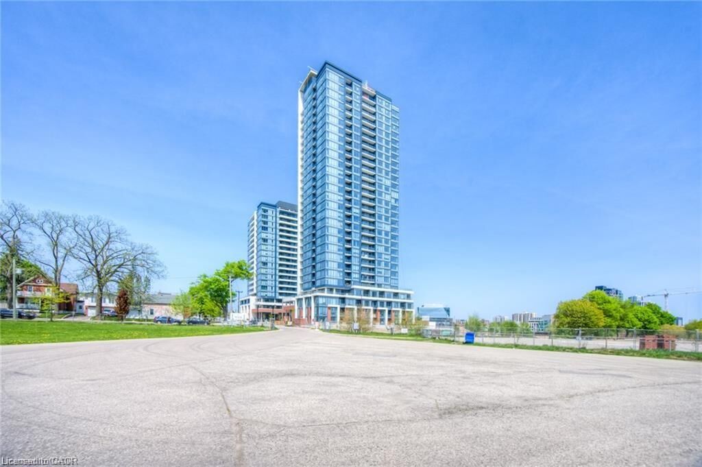 Property Photo:  15 Wellington Street 2108  ON N2G 0E4 