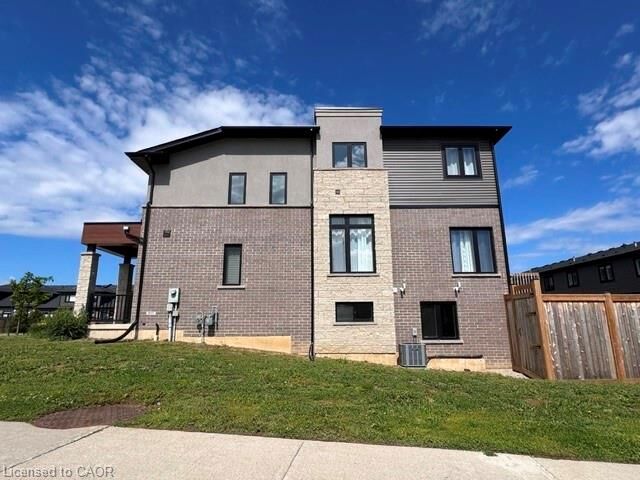 Property Photo:  85 Bensley Lane Main  ON L9C 0E9 