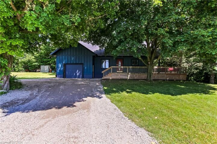Property Photo:  