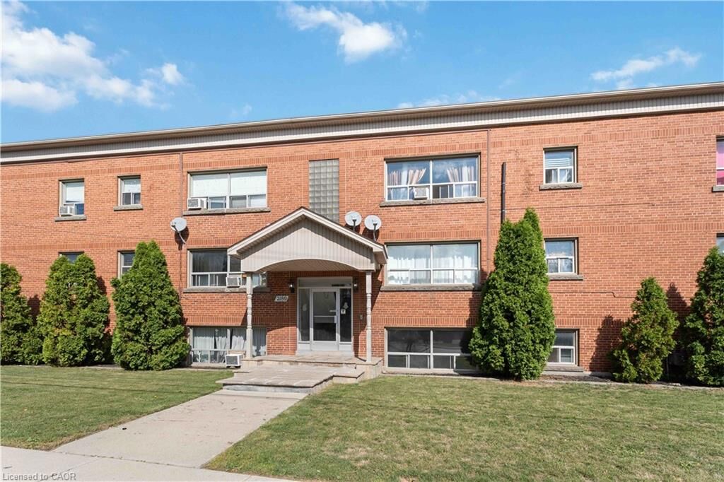 Property Photo: 2189 King Street E 4 ON L8K 1W8