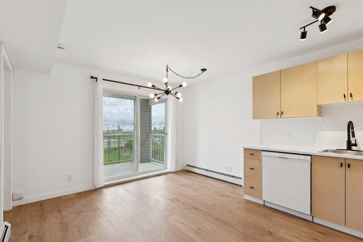 Property Photo: 1620 70 Street SE 3404 AB T2A 7Z2