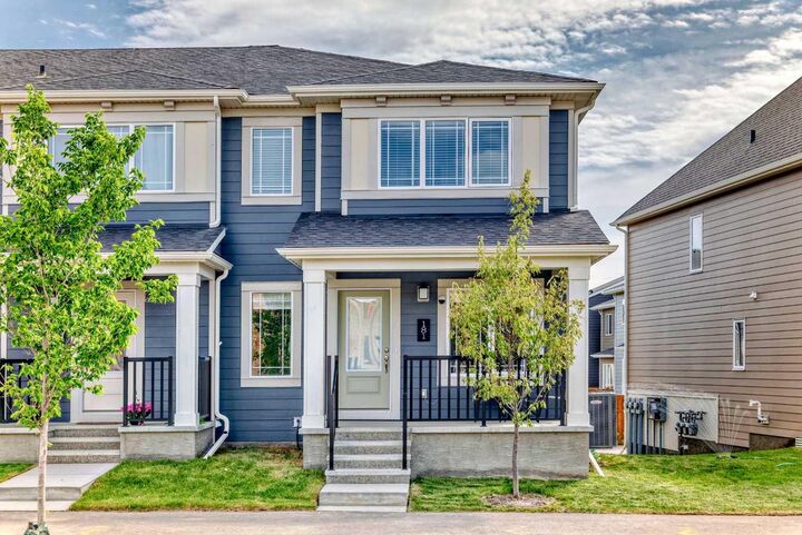 181 Yorkville Boulevard SW — photo 1