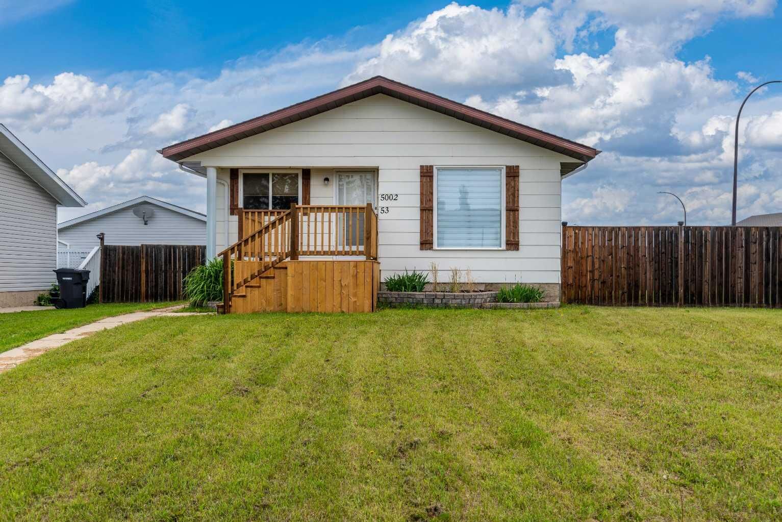 Property Photo: 5002 53 Avenue AB T0B 2P0