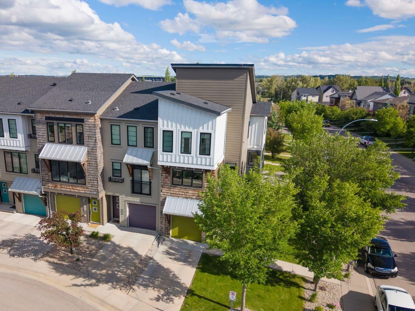 Property Photo:  102 Walden Circle SE  AB T2X 0Y4 