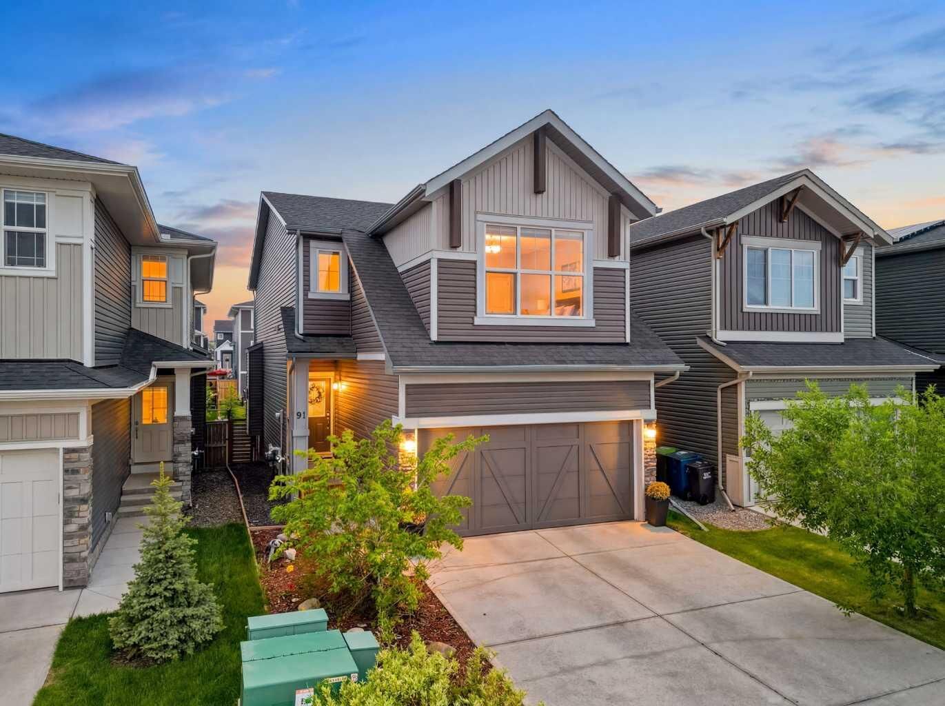 Property Photo:  91 Emberside Garden  AB T4C 2L9 