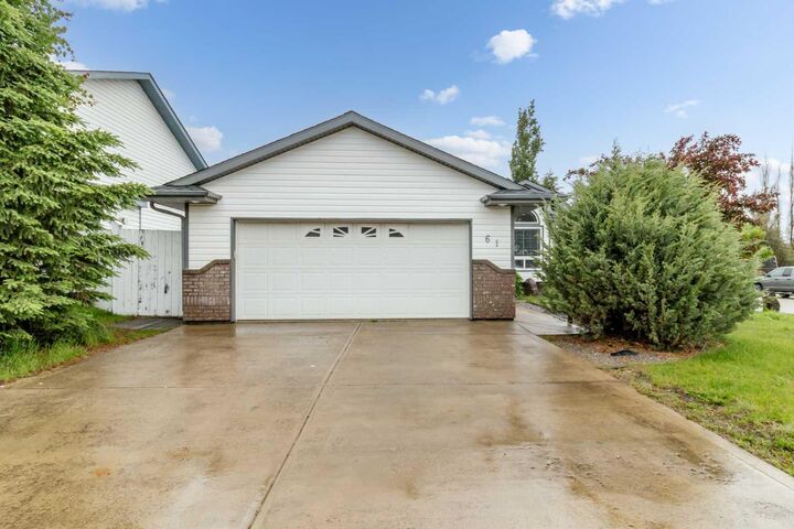 Property Photo: 61 Premiere Crescent AB T0M 0J0